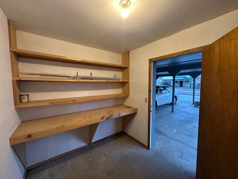 Building Photo - 603 N 6th St