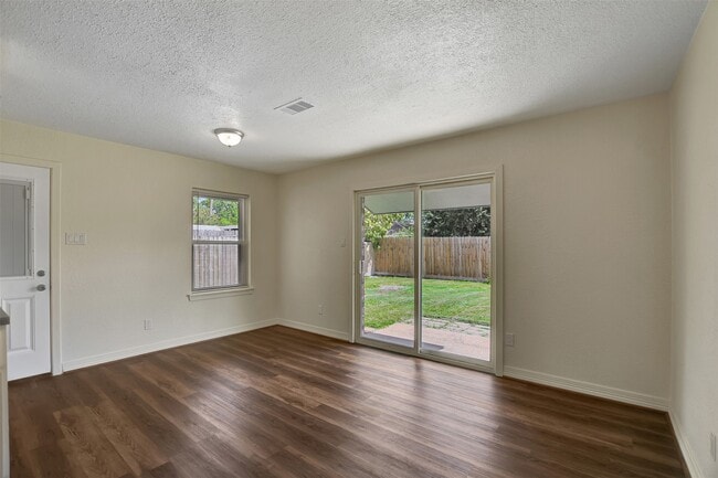 Building Photo - 2505 Dewberry Ln