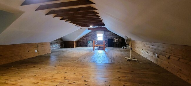 Building Photo - Remodeled brick bungalow with 1st floor li...