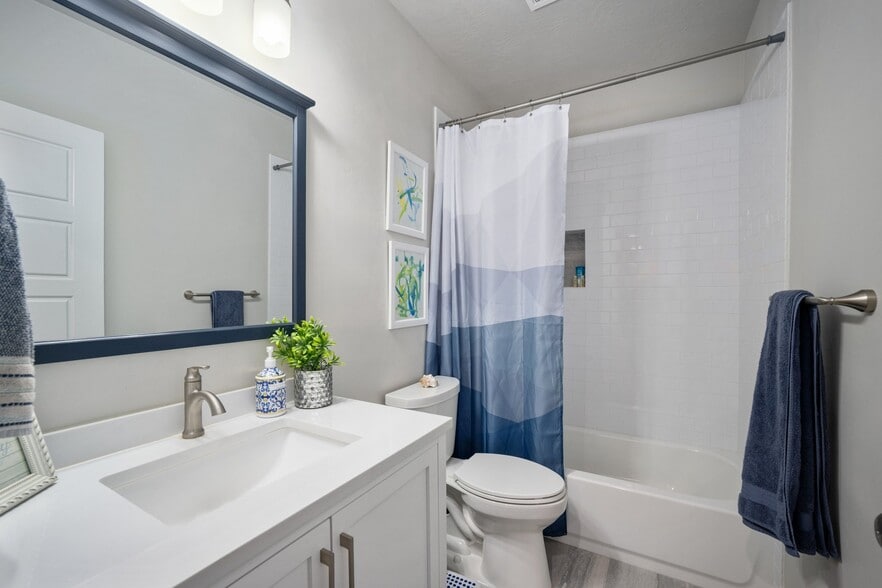 Building Photo - 707 W Ridgeline Dr