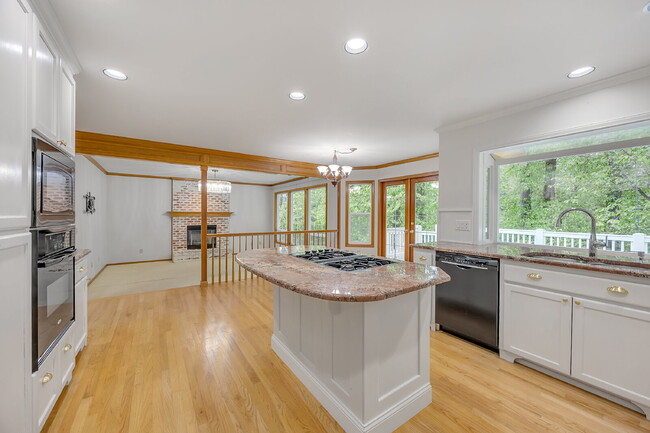 Building Photo - Welcome to your new home, located in Deer ...