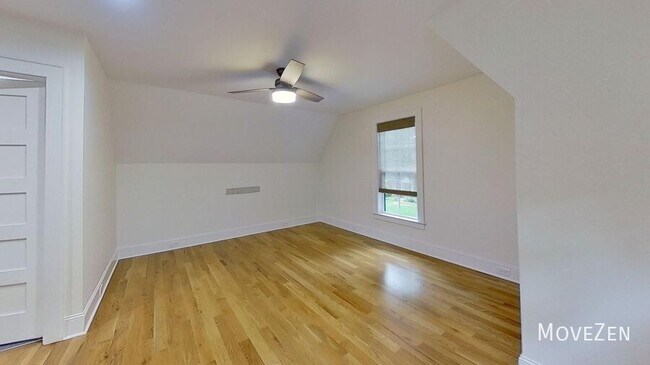 Building Photo - 1265 Pinecrest Ave