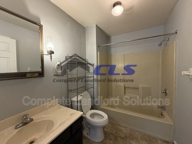 Building Photo - 626 E Curry Dr