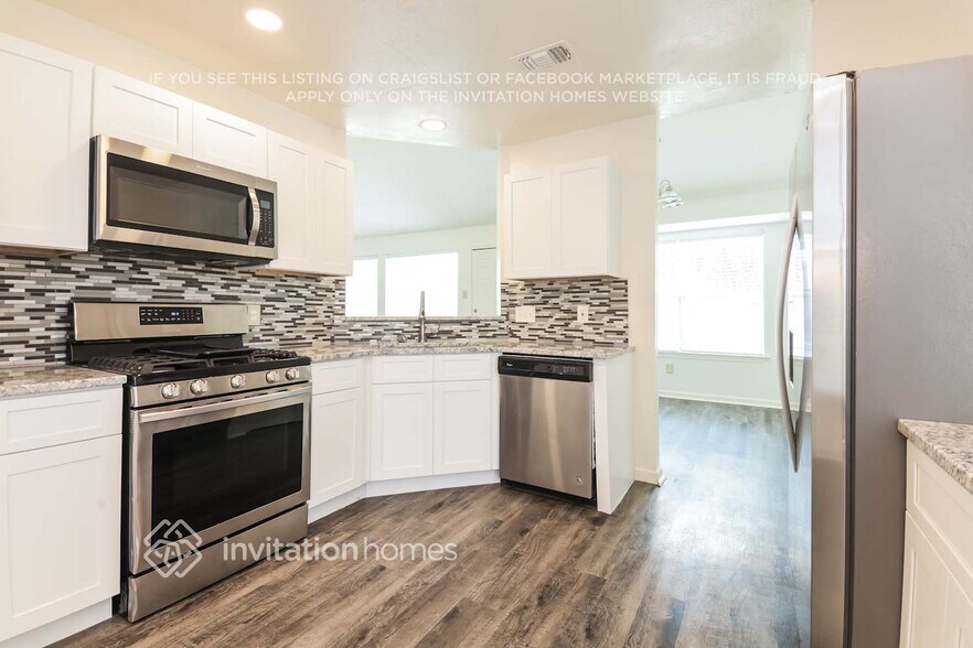 Building Photo - 7818 Spinnaker Cove