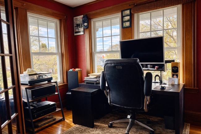 Building Photo - 740 Belmont St