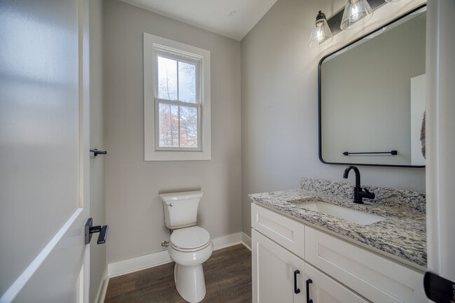 Building Photo - 44 Sherwood Vlg Ct