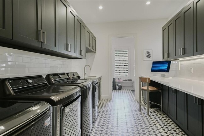 Building Photo - 5101 Cuesta Verde