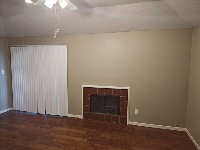 Building Photo - 11514 Meadow Ln