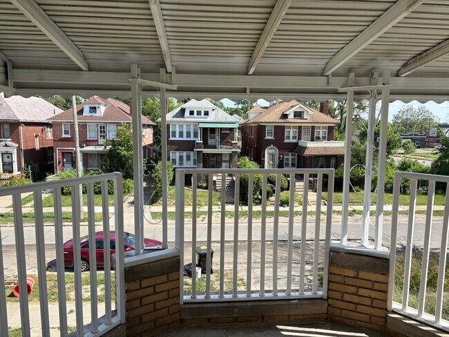 Building Photo - 2536 Calvert Ave