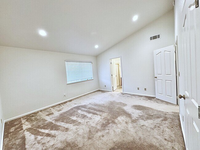 Building Photo - 4378 Conejo Dr