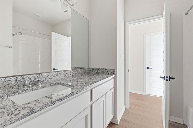 Building Photo - 323 Tolo Dr