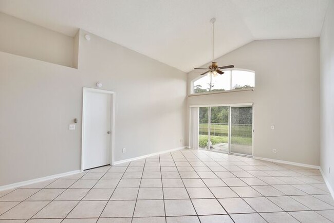 Building Photo - Stunning 3/2 Home with a Spacious 2 Car Garage in the sought-after Royal Manor Estates - Orlando!