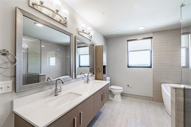 Building Photo - 1414 Wood Hollow Dr