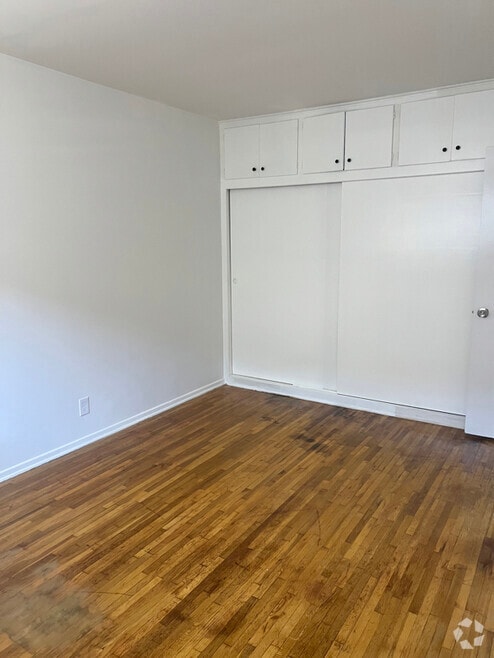 Building Photo - 3426 Mentone Ave