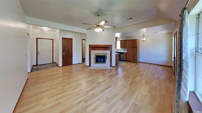 Building Photo - 1241 Capitol Dr