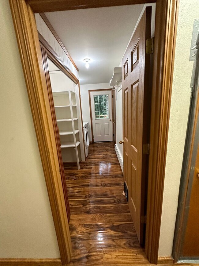 Building Photo - 2164 Island Cir