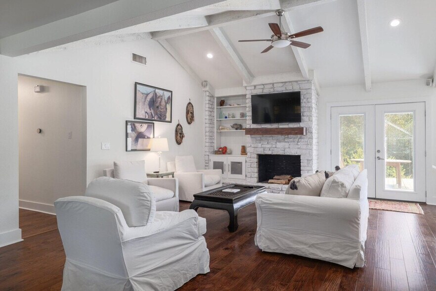 Building Photo - 7107 Scenic Brook Dr