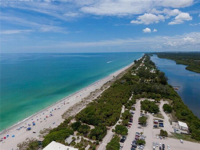 Building Photo - 9881 Bright Water Dr