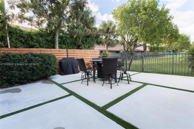 Building Photo - 16377 SW 71st Terrace