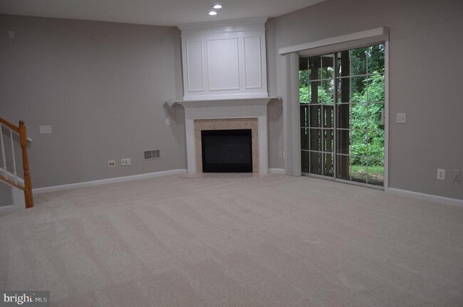 Building Photo - 4016 Timber Oak Trl