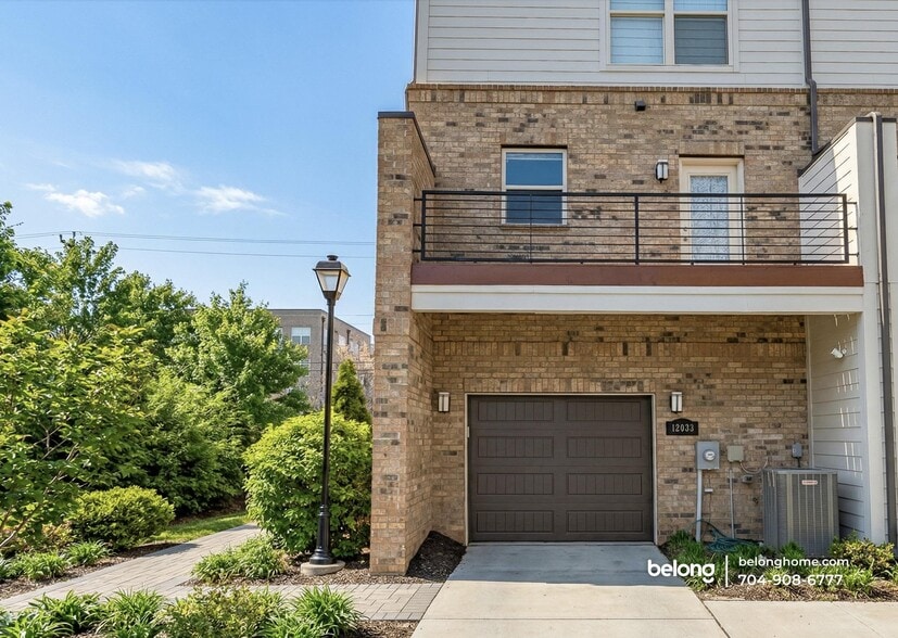 Building Photo - 12033 Brooklyn Ave