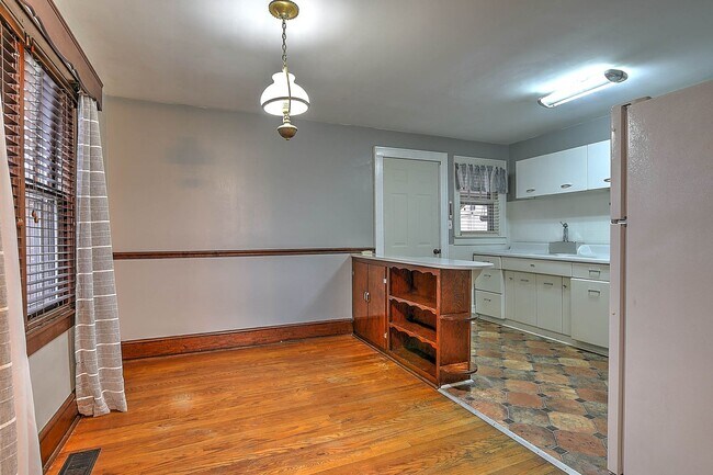 Building Photo - 14 22nd St
