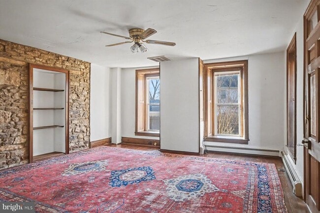 Building Photo - 739 Sergeantsville Rd