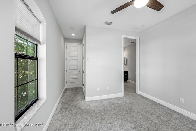 Building Photo - 2713 Rodina Dr
