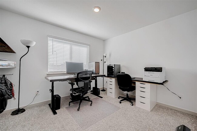 Building Photo - 6911 Amber Clf Ln