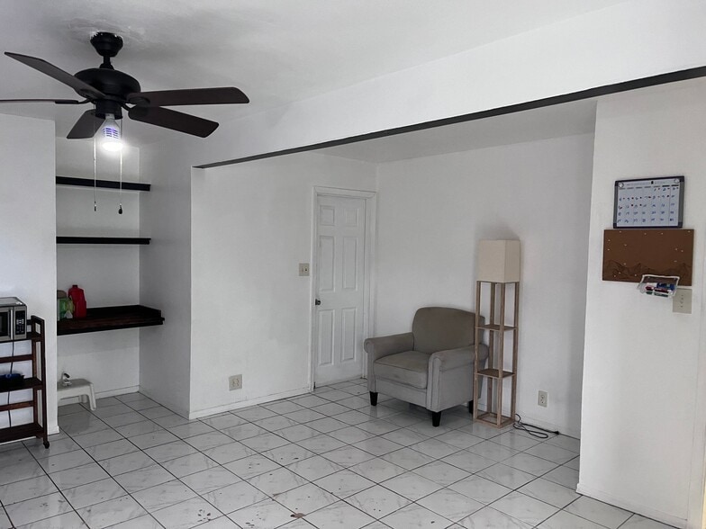 Building Photo - 76-6270-6270 Plumeria Rd
