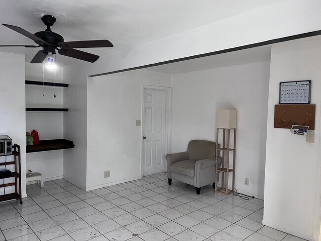 Building Photo - 76-6270-6270 Plumeria Rd