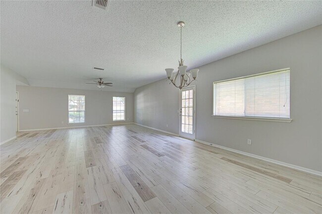 Building Photo - 4407 Alamo Ave