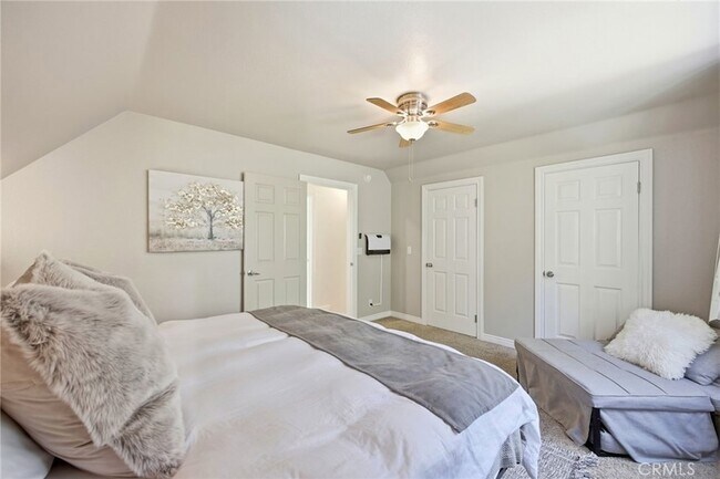 Building Photo - 528 Brentwood Dr