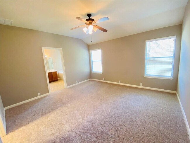 Building Photo - 561 Golden Creek Dr