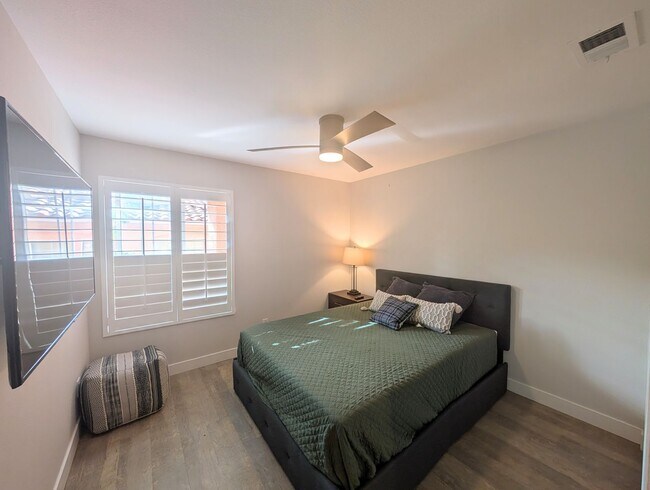 Building Photo - Beautifully Renovated Condo in Rancho Bernardo!