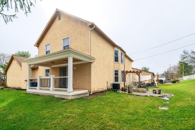 Building Photo - 39 Groton Dr