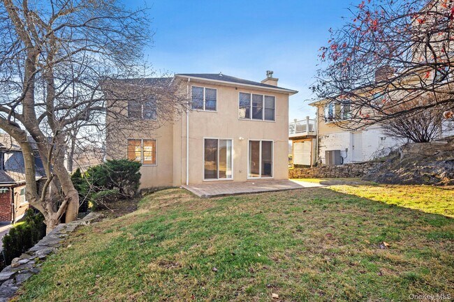 Building Photo - 44 Hillwood Pl