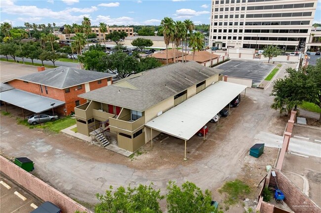 Primary Photo - 3820 N 9th Ct