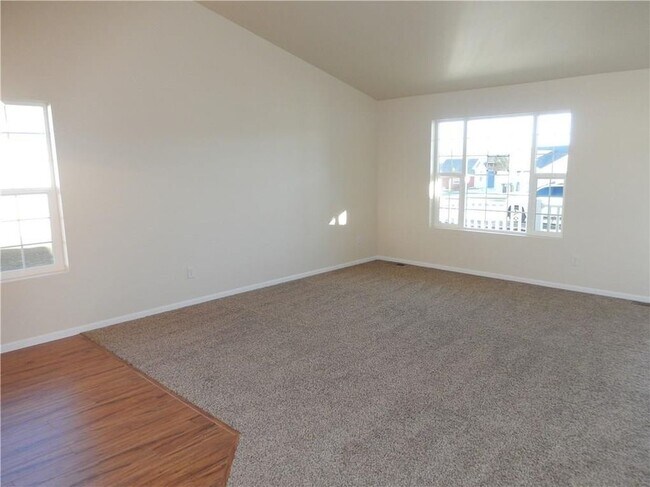 Building Photo - Newer Construction 3 Bedroom House with 3 ...