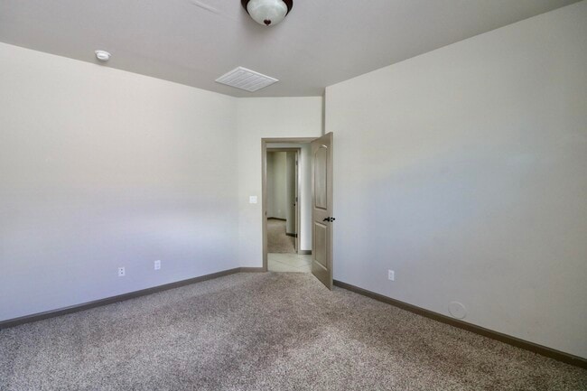 Building Photo - 3817 Loma Cortez Dr