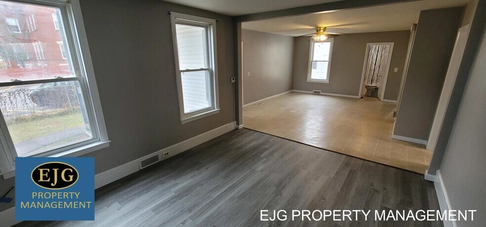 Building Photo - 454 Dubuque St