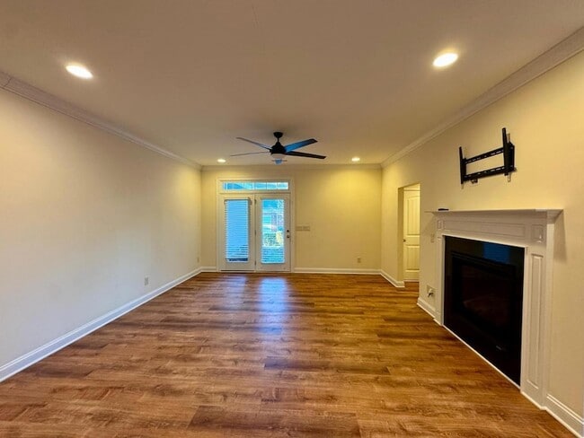 Building Photo - 563 Balsam Fir Dr