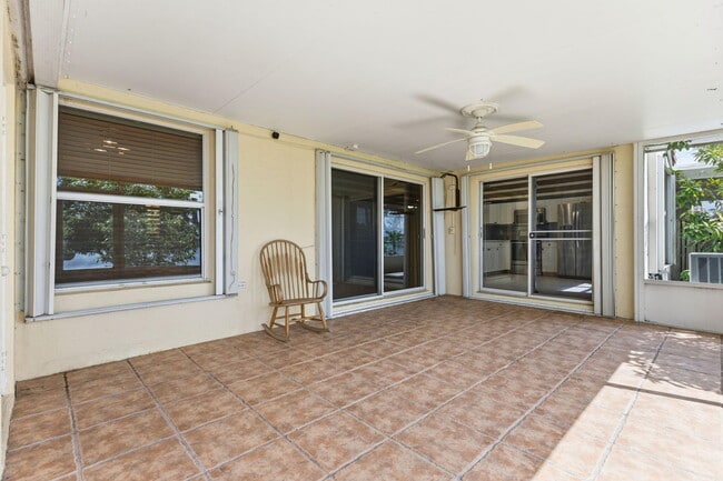 Building Photo - 3622 Coco Lake Dr