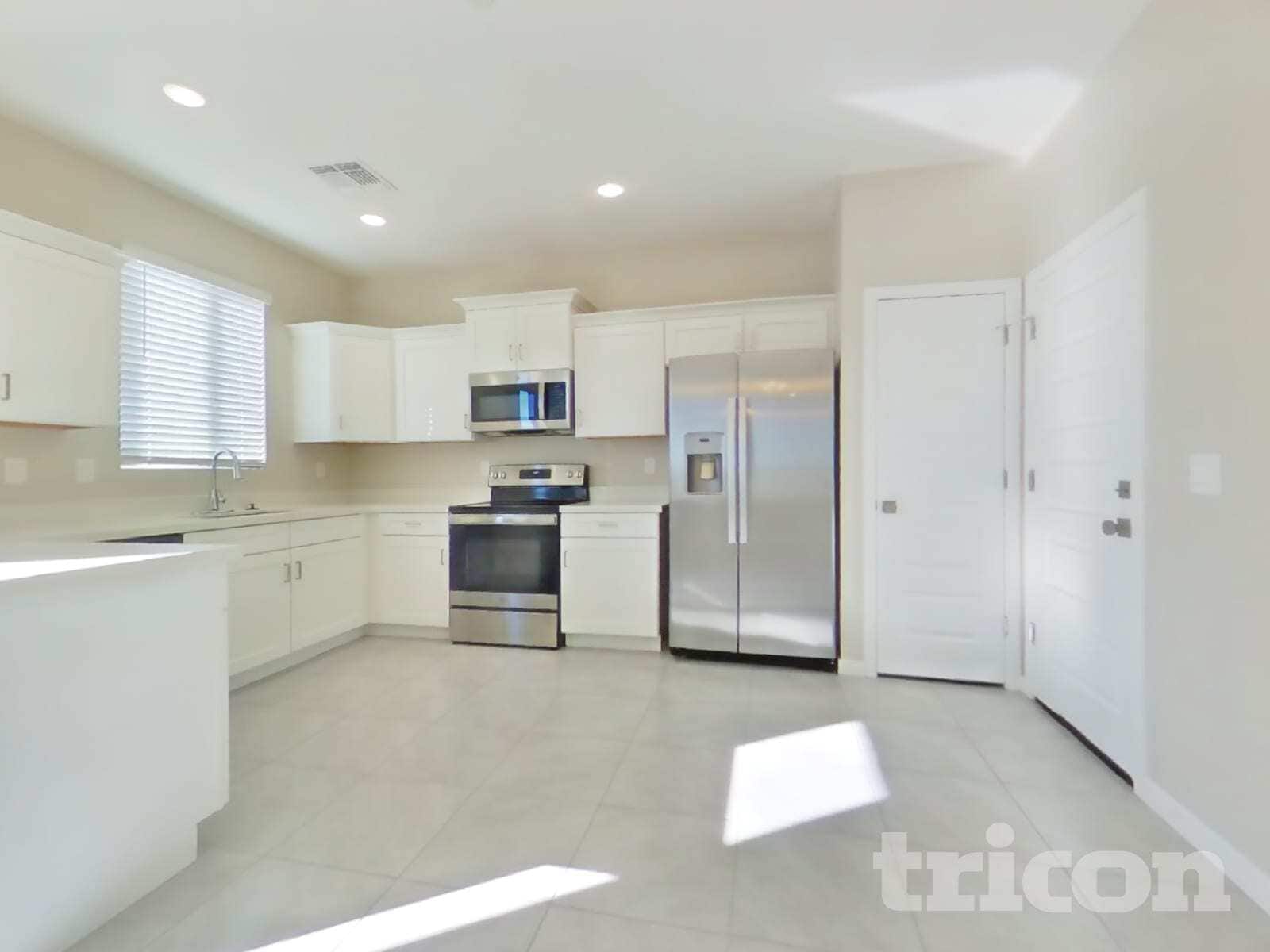 Building Photo - 4551 E Gary St