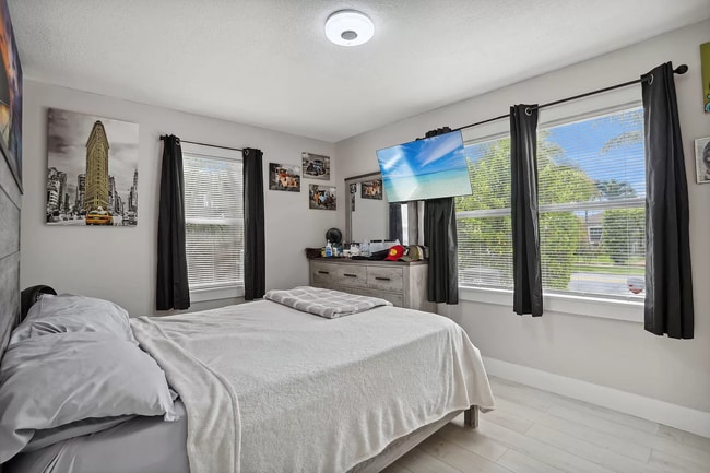 Building Photo - 735 Franklin Rd