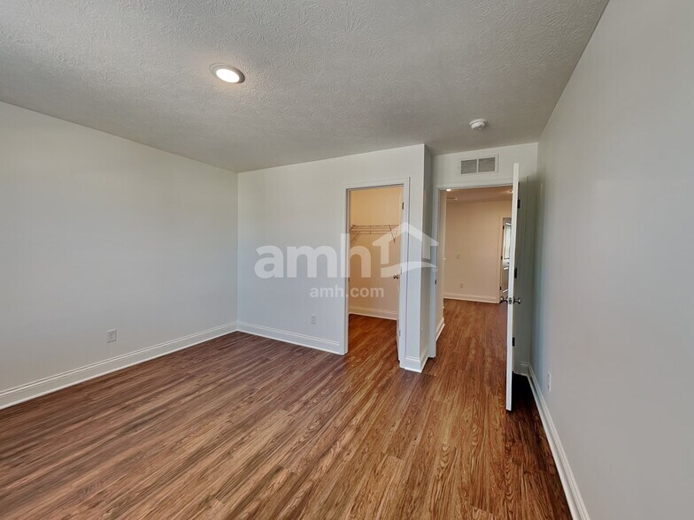 Building Photo - 8434 Northpoint Dr