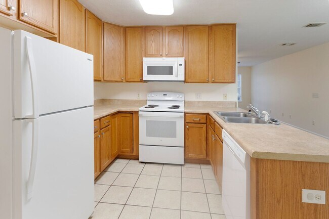 Building Photo - 108 N Gray Ave