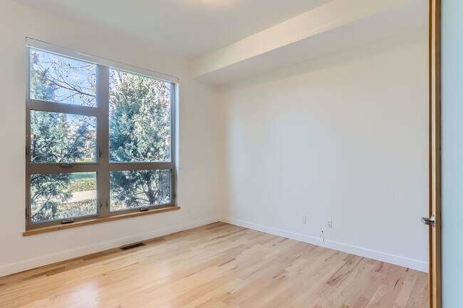 Building Photo - Modern 4-Bedroom Townhouse with Stunning Views in Boulder, CO