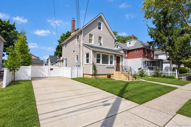 Building Photo - 45 Lynbrook Ave