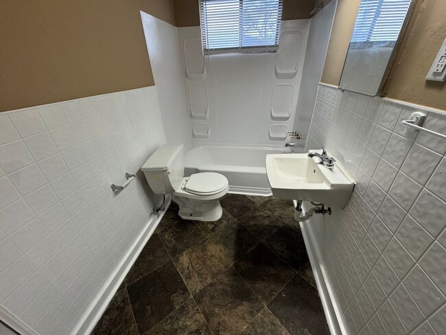 Building Photo - Birmingham/Ensley